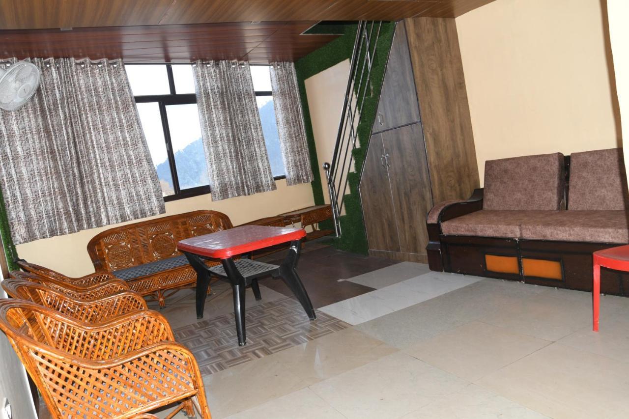Hotel Mountain View And Rooftop Restaurant Pithorāgarh Exteriör bild